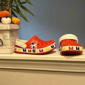 Crocs Kids Minnie Mouse clogs size J1